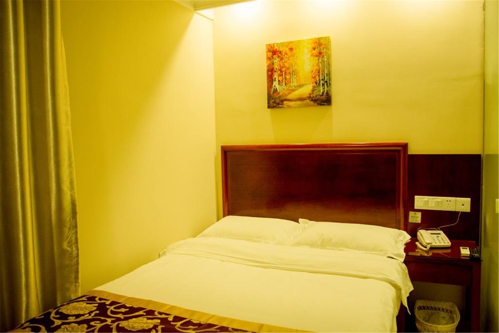 GreenTree Inn Hainan Haikou East Train Station East Fengxiang Road Business Hotel Exterior foto