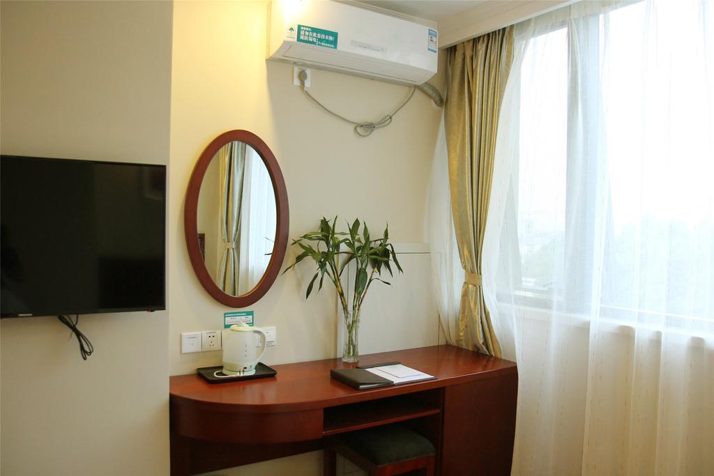 GreenTree Inn Hainan Haikou East Train Station East Fengxiang Road Business Hotel Exterior foto