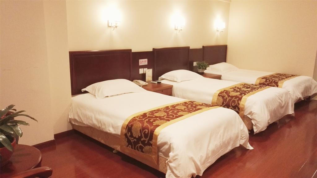 GreenTree Inn Hainan Haikou East Train Station East Fengxiang Road Business Hotel Exterior foto